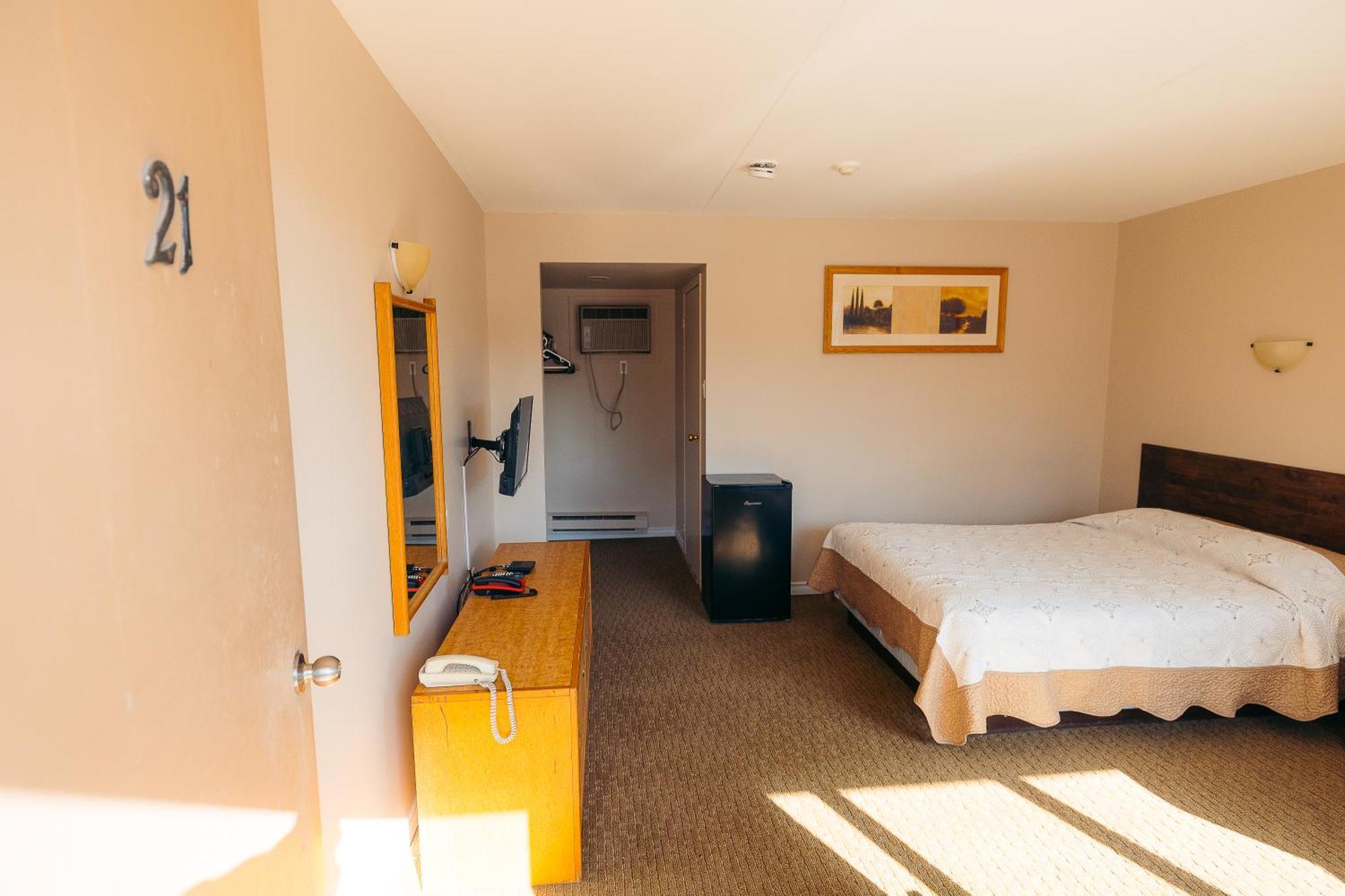 Clarkson Village Motel, 1815 Lakeshore Rd West Mississauga Esterno foto
